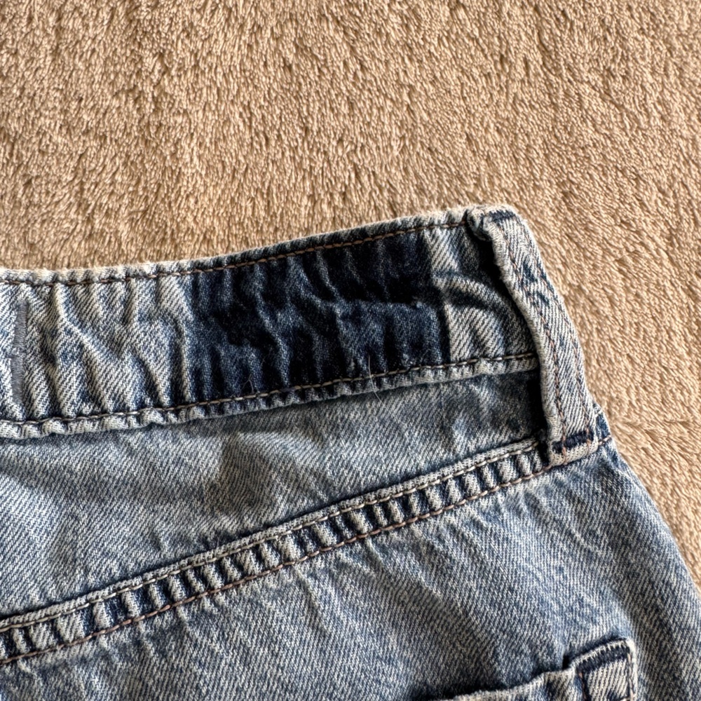 Hollister Ultra High-Rise Baggy Jeans 25 L - Picture 8 of 9
